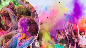 Holi Around the World: कैसे अलग-अलग संस्कृतियों में होली मनाई जाती है